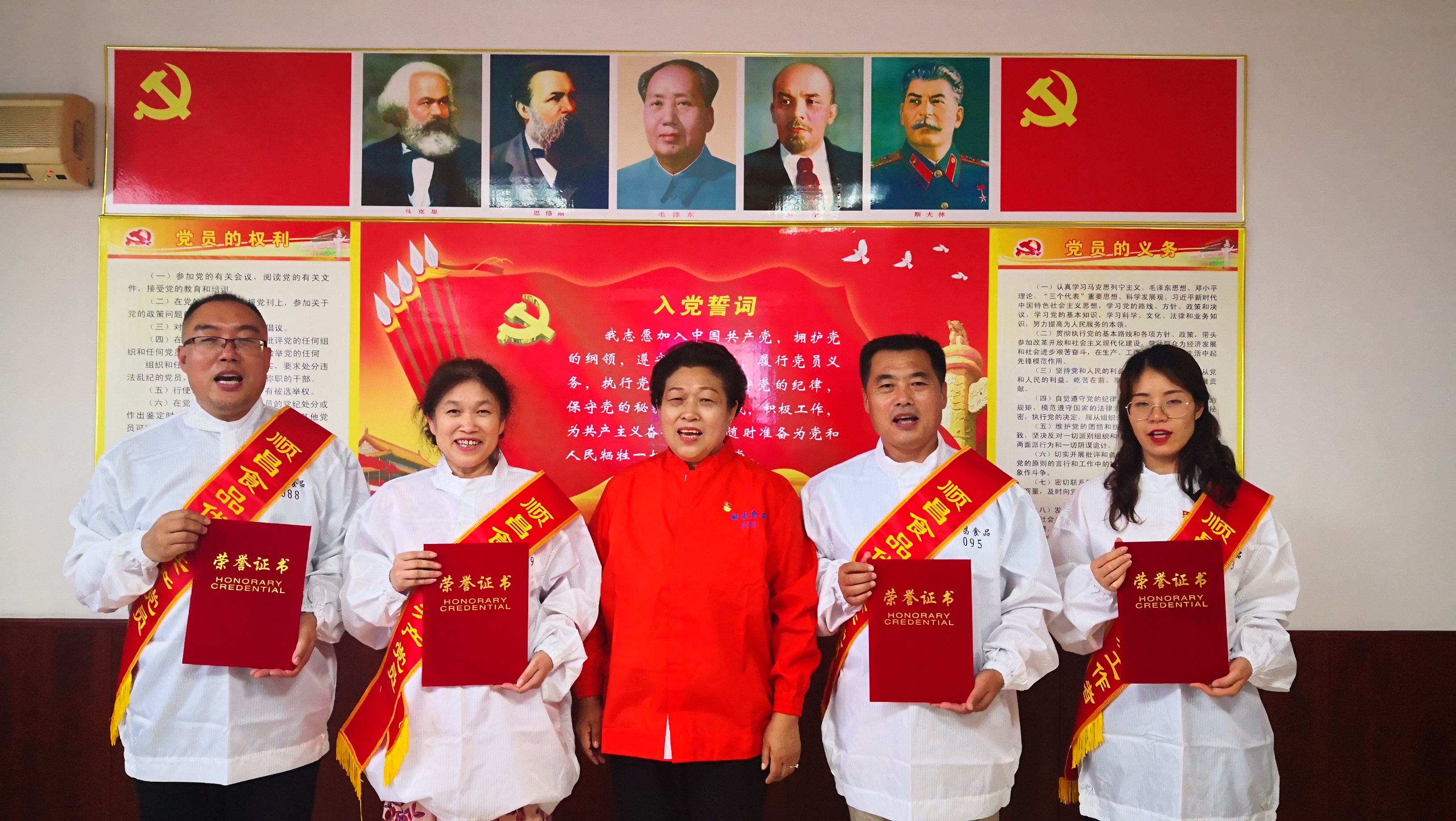 1625810668482210.jpg 4df46f16601ed7c40781daf65f25d0f.jpg